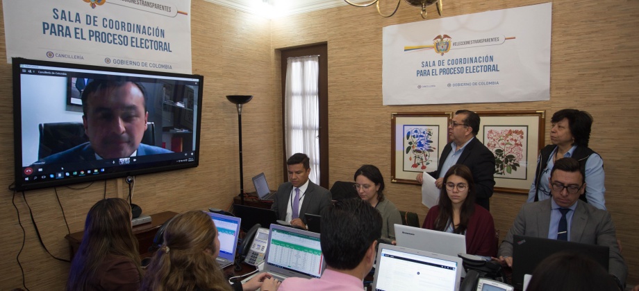 Cancillería monitorea las elecciones en el exterior desde la Sala de Coordinación para el Proceso Electoral instalada en Bogotá