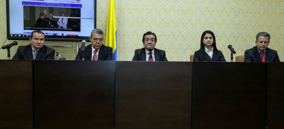 Cancillería, Migración Colombia, Ministerio de Salud y el Instituto Nacional de Salud presentaron las medidas que se han adoptado para evitar la importación del Ébola al país