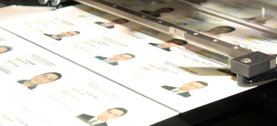 Tarjetas de identidad y cédulas de ciudadanía que se hayan expedido antes del 1 de enero de 2015 en consulados y que a la fecha no hayan sido reclamadas, serán devueltas a Bogotá