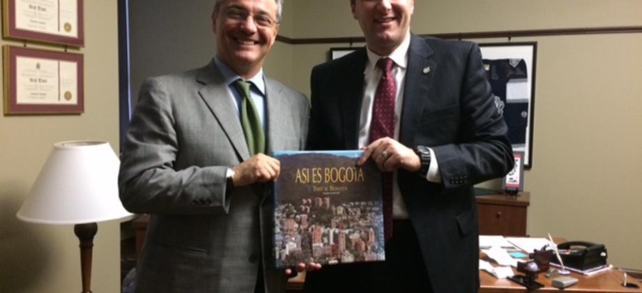El Embajador de Colombia en Canadá se reunió con el miembro del Parlamento, Brad Trost