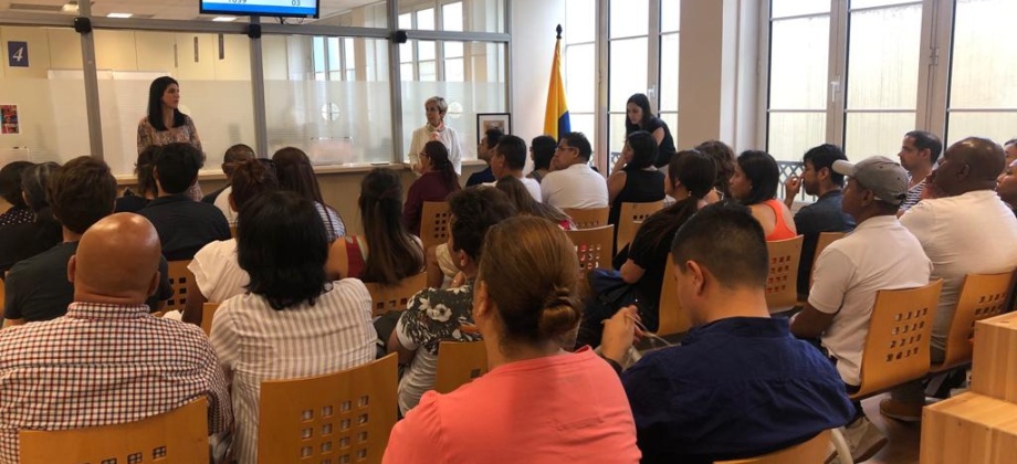 Connacionales dialogaron sobre estancia y residencia en España en el Encuentro Consular Comunitario realizado en agosto