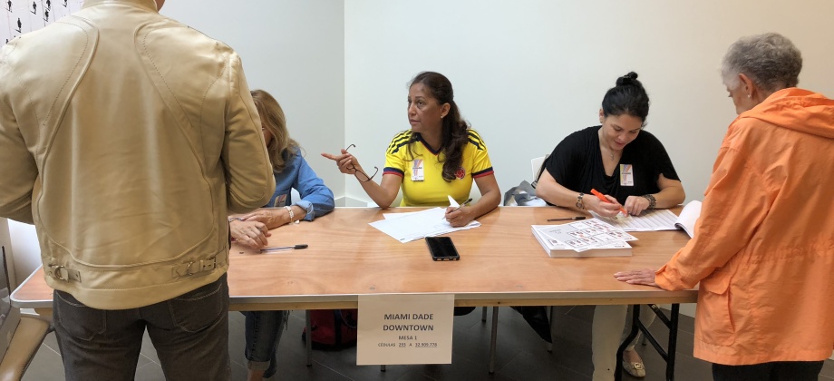 Con normalidad se desarrolla la jornada electoral en el Consulado de Colombia 