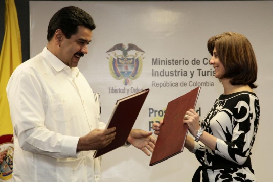 Caracas, (Mayo 24 /12). Luego de su encuentro, los cancilleres de Holguín y Maduro dieron una rueda de prensa presentando los resultados de su reunión. Foto: OP. Cancillería.