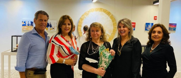 El Consulado de Colombia en Miami le abrió sus puertas a la artista Patricia Esguerra y celebró con éxito la tradicional Noche de Galería. 
