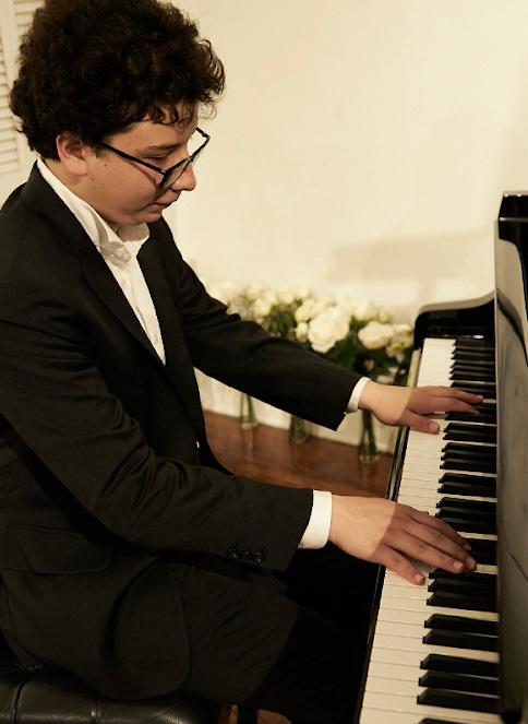 Consulado de Colombia en Miami realizó recital de piano del colombiano Matthew Garvin Diaz