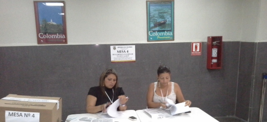 Se recomienda a los connacionales que desconozcan su lugar de votación, ingresar a la página de la Cancillería (www.cancilleria.gov.co), donde encontrarán una ruta directa para realizar sus consultas. Foto: Consulado de Colombia en Caracas.