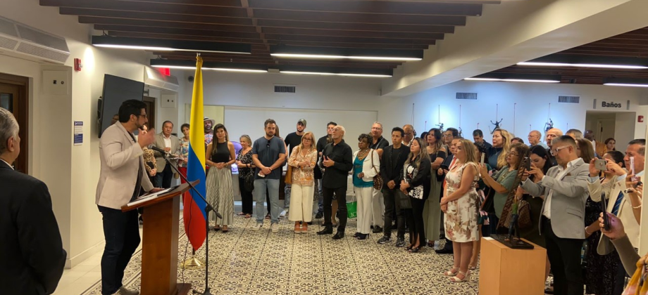 Colombianos que contribuyen con la buena imagen del país en el Sur de la Florida están en el Consulado de Colombia en Miami