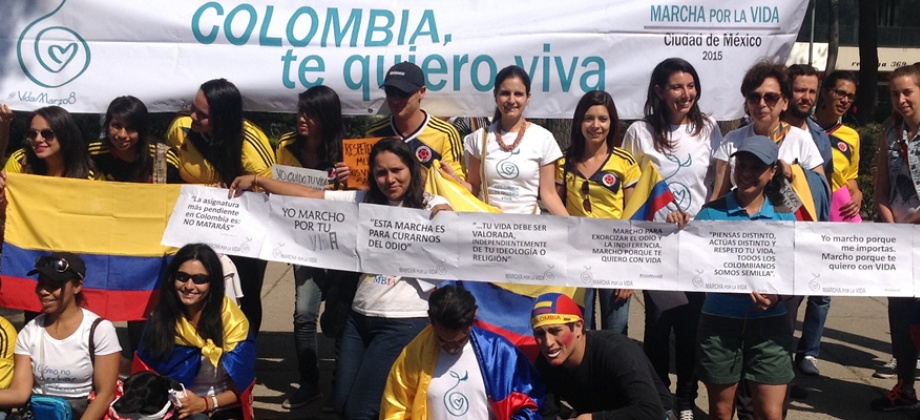 Consulado de Colombia en México - marcha por la vida