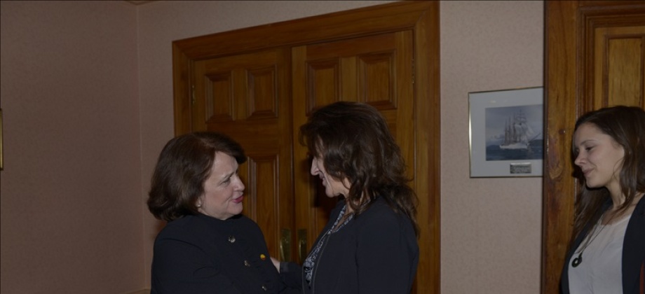 La Embajadora de Colombia Clemencia Forero Ucrós con la Con la Sra Jane Coombs, Manager of the Americas Division en Ministerio de Relaciones Exteriores y Comercio de Nueva Zelandia - MFAT