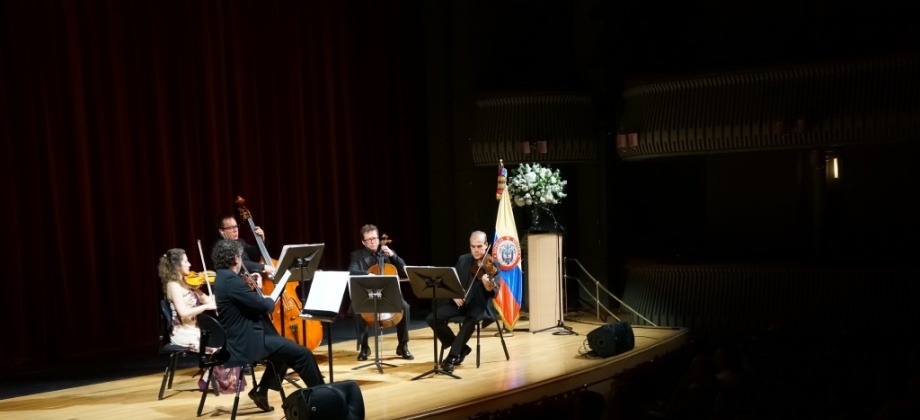 Quinteto de cuerdas de la Orquesta Filarmónica de Bogotá previo al concierto de conmemoración del Día Nacional en el Conservatorio Superior de Música de Londres (Royal College of Music).