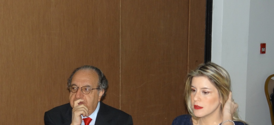 Fernando Cepeda, ex Ministro Colombiano y Ángela Benedetti, embajadora de Colombia en Panamá.