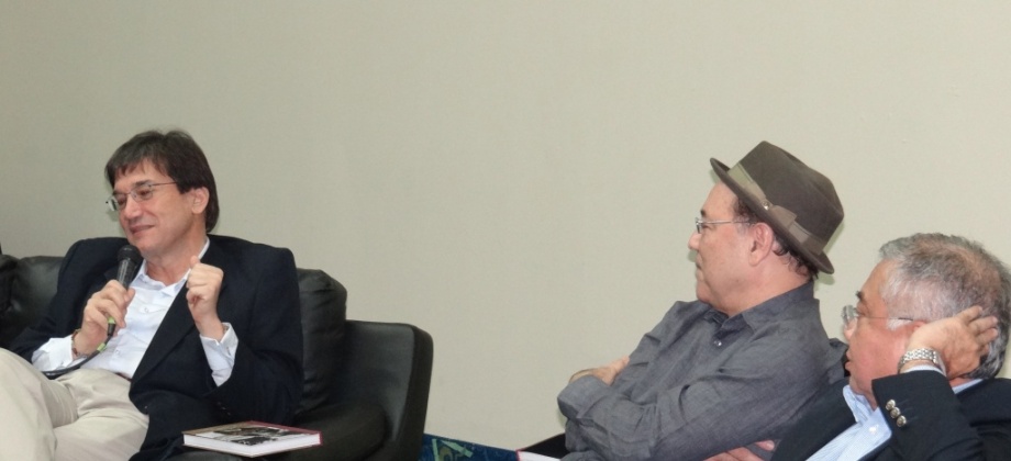 Jaime Abello, Rubén Blades y Jorge Ritter. Foto: Embajada de Colombia en Panamá.