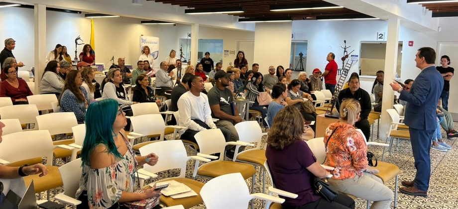  Cónsul General de Colombia en Miami saluda a mujeres colombianas residentes en el Sur de la Florida 