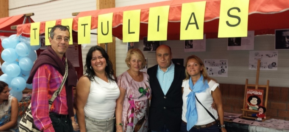 En la foto el Cónsul General Fabio Emel Pedraza P. con la Presidenta de la Fundación C.L.O. Milagros Maldonado e invitados.