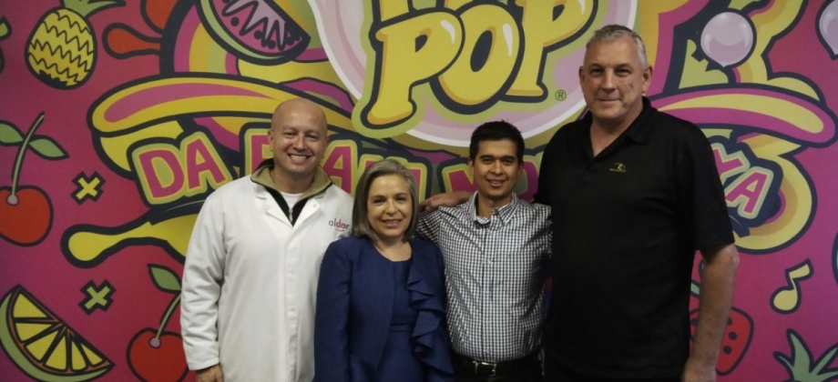Embajadora Martha Pinilla visita fábrica de compañía colombiana Aldor en Sudáfrica