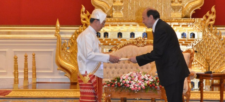 Embajador de Colombia en Tailandia Andelfo García presentó cartas credenciales al Presidente de la República de la Unión de Myanmar 