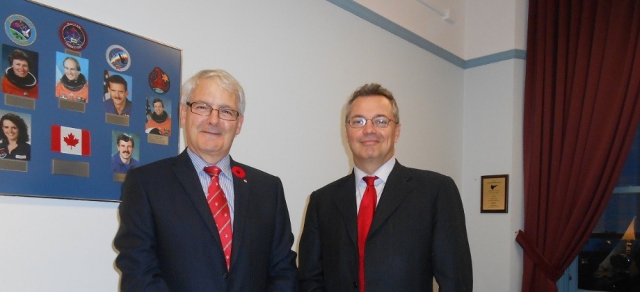 Embajador de Colombia en Canadá se reúne con el honorable Marc Garneau, miembro del Parlamento 