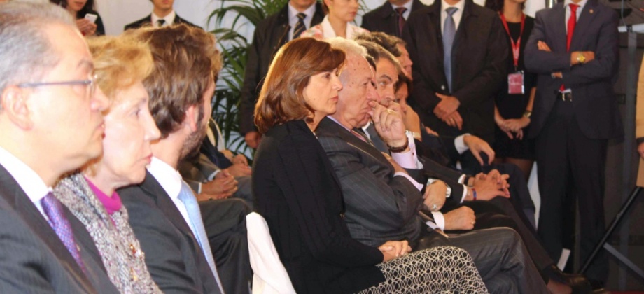 Universidad Camilo José Cela le entregó el Doctorado Honoris Causa al Presidente Juan Manuel Santos