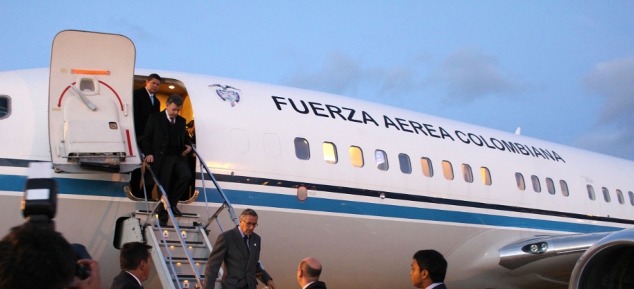 Embajador de Colombia en el  Reino Unido recibió al  Presidente Juan Manuel Santos en Londres, quien llegó en visita oficial a este país europeo