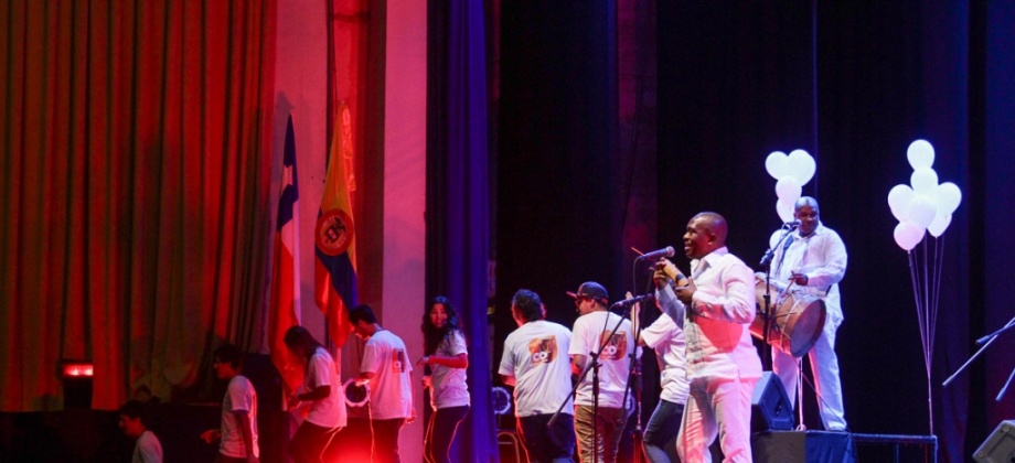 Se resaltó los valores colombianos a través de la música folclórica y se compartió con chilenos, peruanos y bolivianos y demás poblaciones que viven en esa región del país austral. Foto: Rodrigo Herrera.