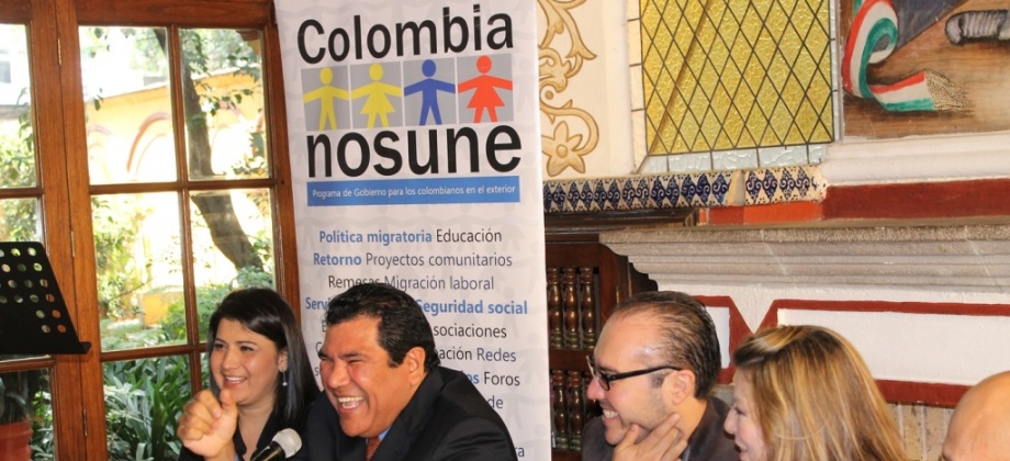 Algunos de los artistas que recibirán el reconocimiento del Gobierno de Colombia acompañaron la conferencia de prensa.