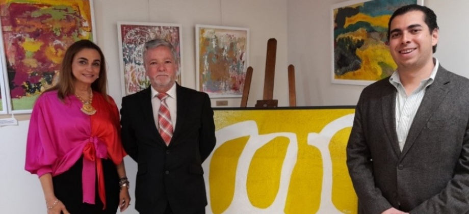 El Consulado de Colombia en Miami abrió sus puertas al artista William Michaels Guerrero y celebró con éxito la tradicional Noche de Galería