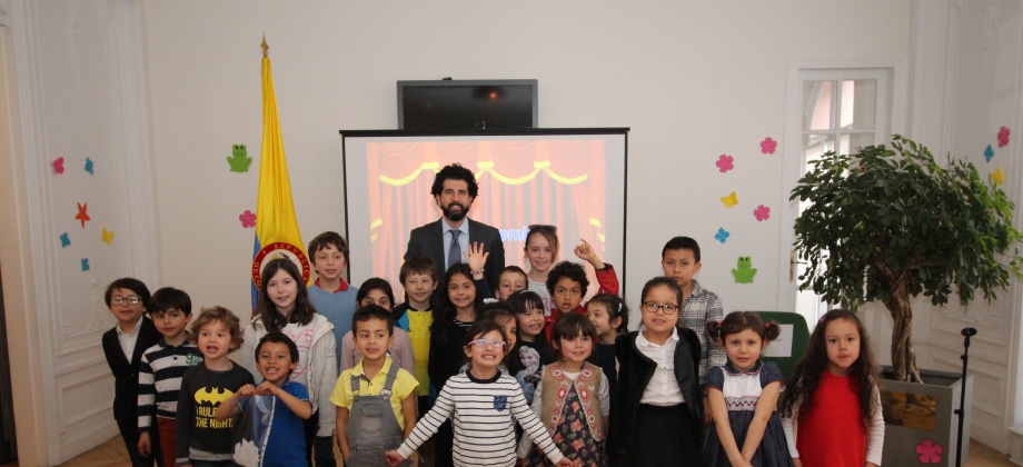 Con taller infantil el Consulado de Colombia en París inicia actividades culturales del Plan de Promoción de Comunidades Colombianas en el Exterior 