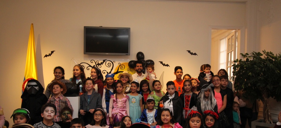 Consulado celebró Halloween con los niños colombianos residentes en Francia