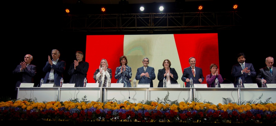 Durante la apertura del evento, La Ministra explicó que Colombia espera terminar pronto el largo capítulo del conflicto y que el propósito, además de vivir en paz, es mostrar una Colombia distinta. 