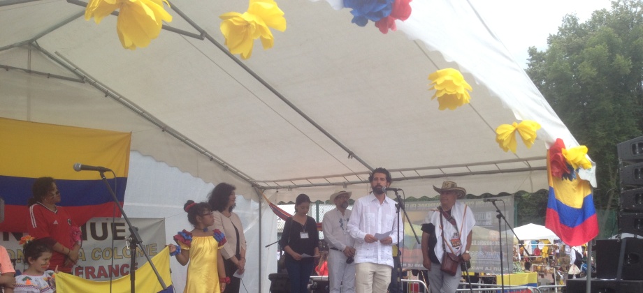 Embajada en Francia y Consulado en París asistieron a celebración de la Fiesta Nacional conmemorativa del 20 de Julio organizada por la comunidad colombiana