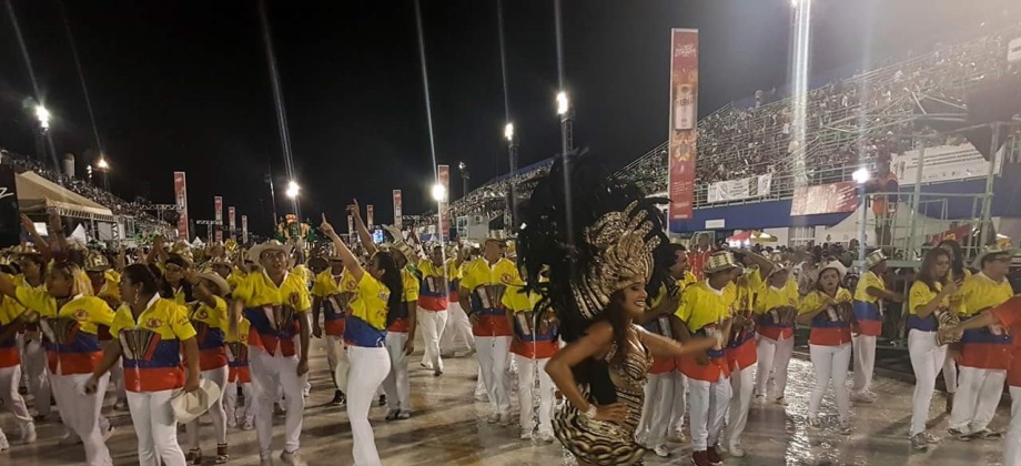 El Carnaval de Manaos en Brasil se vistió de Colombia