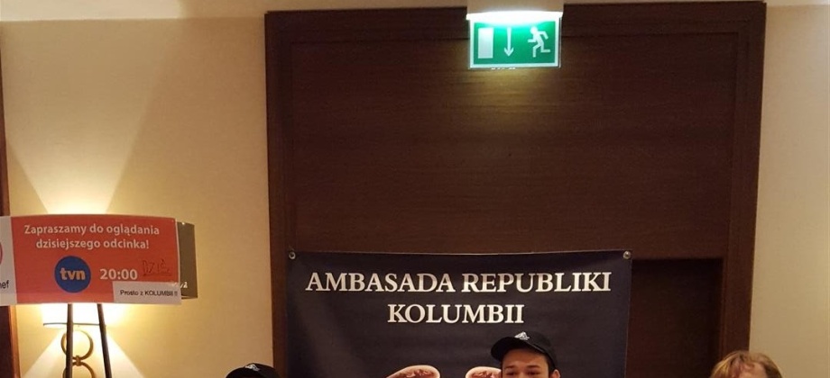 Embajada en Polonia presente en el Bazar 