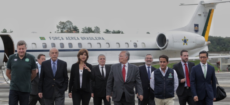 Canciller Holguín acoCanciller Holguín acompañó en Medellín a delegación brasileña enviada por presidente Temermpañó en Medellín a delegación brasileña enviada por el Presidente Temer