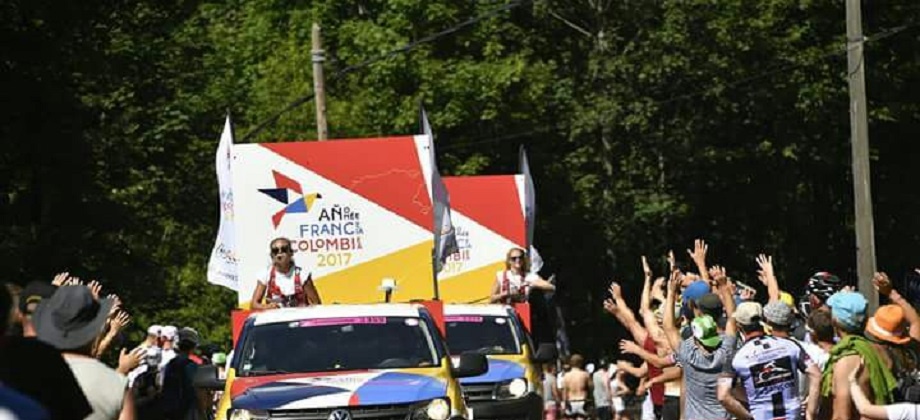 El Tour de Francia celebrará la Fiesta Nacional de los colombianos con la izada de bandera de nuestro país