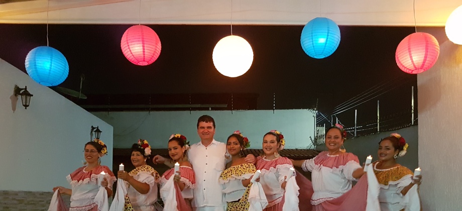 Consulado en Manaos celebró el Día de las Velitas con la comunidad