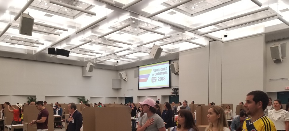 Último de votaciones para la segunda vuelta en el Consulado de Colombia en Miami