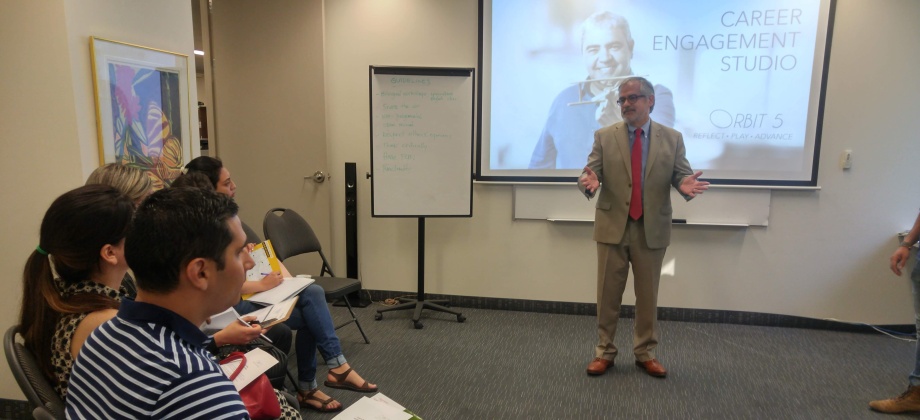 El Cónsul de Colombia en Toronto agradeció la actitud, el entusiasmo y la dedicación de los participantes en el taller 