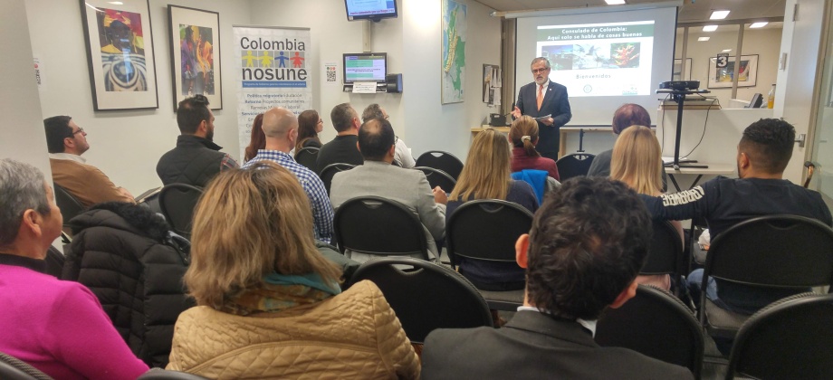 En el marco del Encuentro Consular Comunitario, el Cónsul de Colombia en Toronto expuso los programas y eventos del Consulado