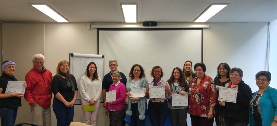 Con éxito terminó curso de jardinería en Toronto
