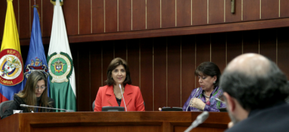 Canciller Holguín respaldó al equipo de la defensa de Colombia ante la Corte Internacional de Justicia, en la Comisión Segunda del Senado.