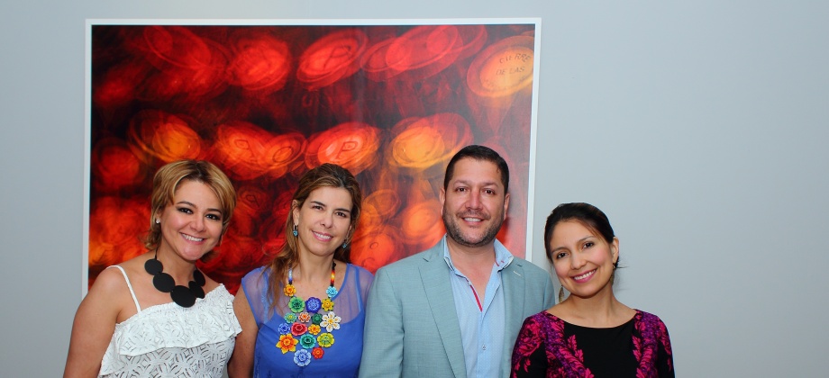 Una tarde llena de arte y música se vivió en la apertura de la exposición 'Tras la Huella de Gabo' en el Consulado de Colombia en Nueva York