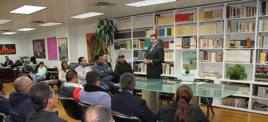 Alcaldes de algunos municipios de Colombia conocieron cómo se puede adelantar un trabajo articulado en beneficio de su comunidad