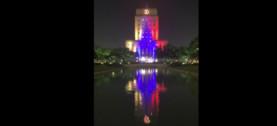 El tricolor colombiano iluminó la Alcaldía de Houston y los puentes de la 59 para conmemorar el 20 de Julio de 2019