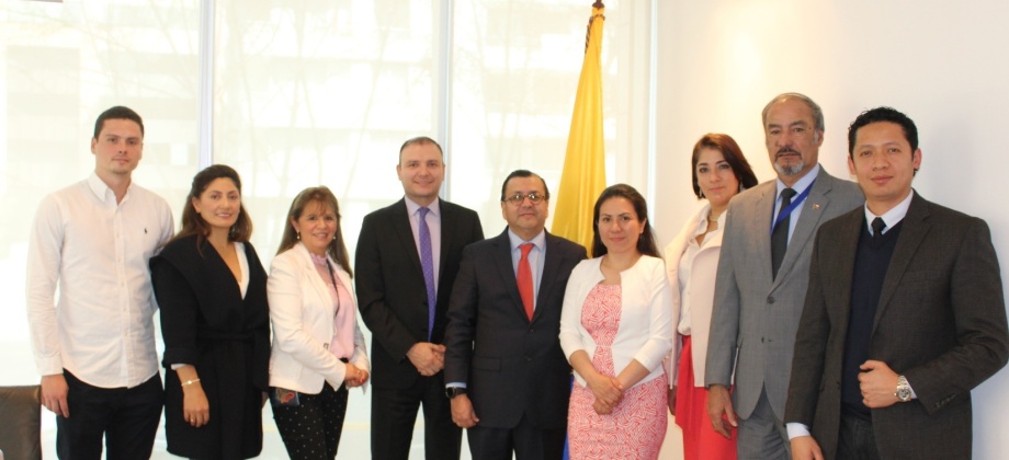Cónsul Elías Ancízar Silva saludó a representantes de asociaciones de colombianos en Santiago de Chile