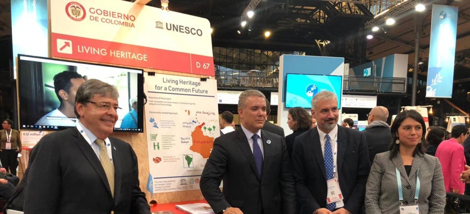 Canciller Trujillo acompañó al Presidente Duque a visitar stand del proyecto ‘Patrimonio Cultural Inmaterial para la Integración y la Convivencia’ en el pabellón de la Unesco