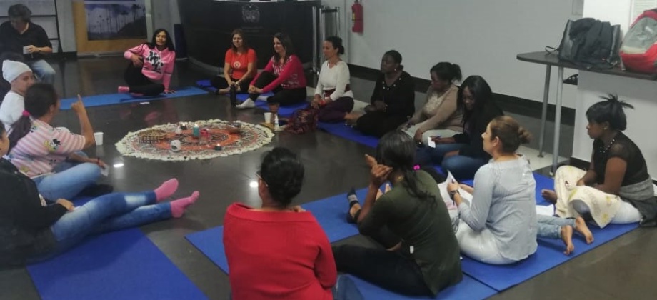 En el Consulado General de Colombia se realizó el taller “Mujer canal de vida”