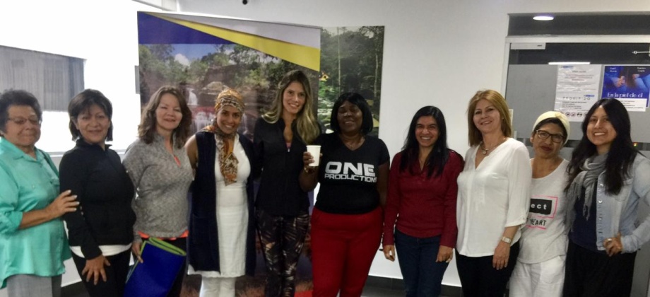Consulado de Colombia en Quito realizó el encuentro ‘Círculo de Mujeres: Transforma tu enojo en creatividad’
