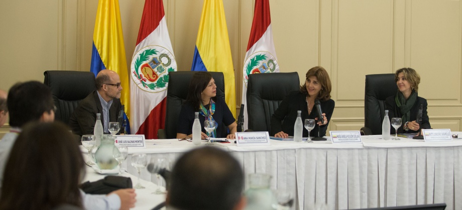 Cancilleres de Colombia, María Ángela Holguín, y Perú, Ana María Sánchez, revisan los logros y compromisos del Segundo Gabinete Binacional 