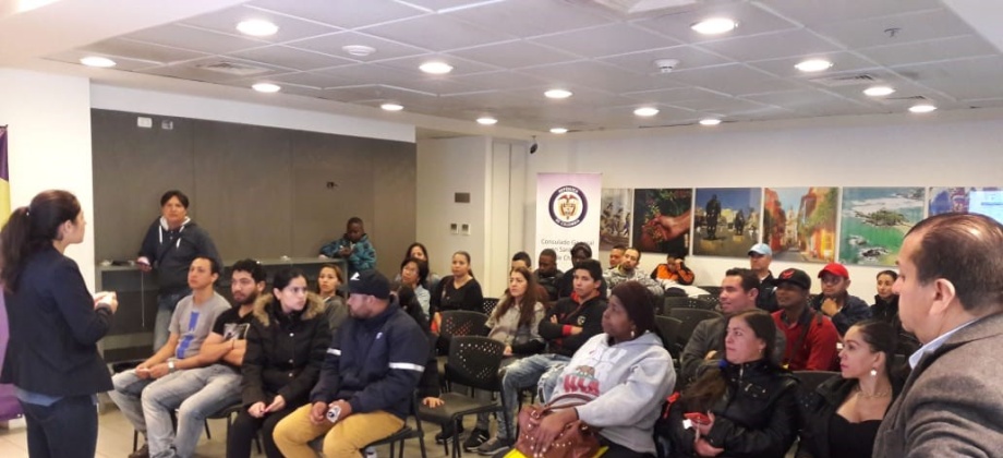 Colombianos en Santiago aprovecharon la jornada adicional de Sábado Consular 