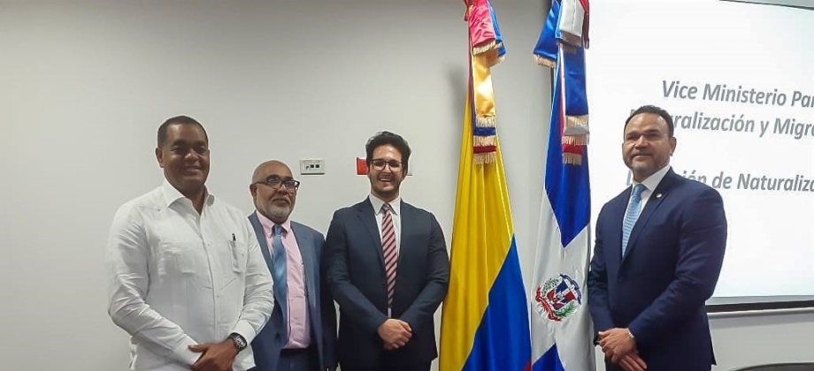 Con gran éxito, se desarrolló el conversatorio “Regularización y Procesos Migratorios para Ciudadanos Colombianos en República Dominicana” organizado por la sección consular de la Embajada 
